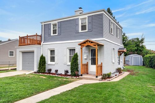 9251 W Swan Circle, Milwaukee, WI, 53225 | Card Image