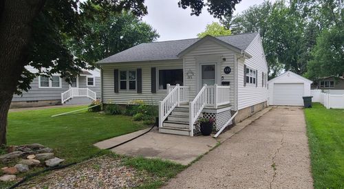 125 E St, Marshall, MN, 56258-2511 | Card Image