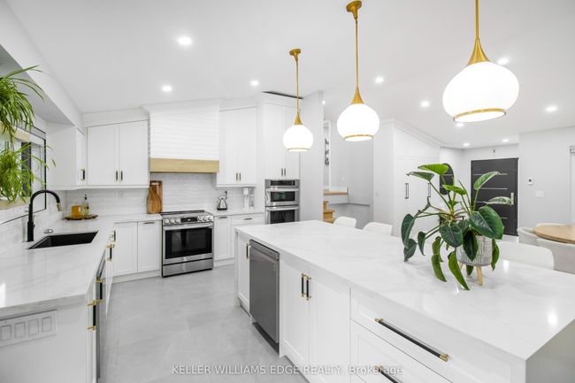 16 Mercury Rd, House other with 5 bedrooms, 4 bathrooms and 18 parking in Freelton ON | Image 10