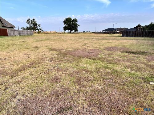 102 Davis Ct, Thorndale, TX, 76577-5483 | Card Image