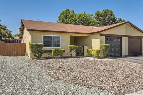 1905 Pueblo Dr, Hemet, CA, 92545-2438 | Card Image