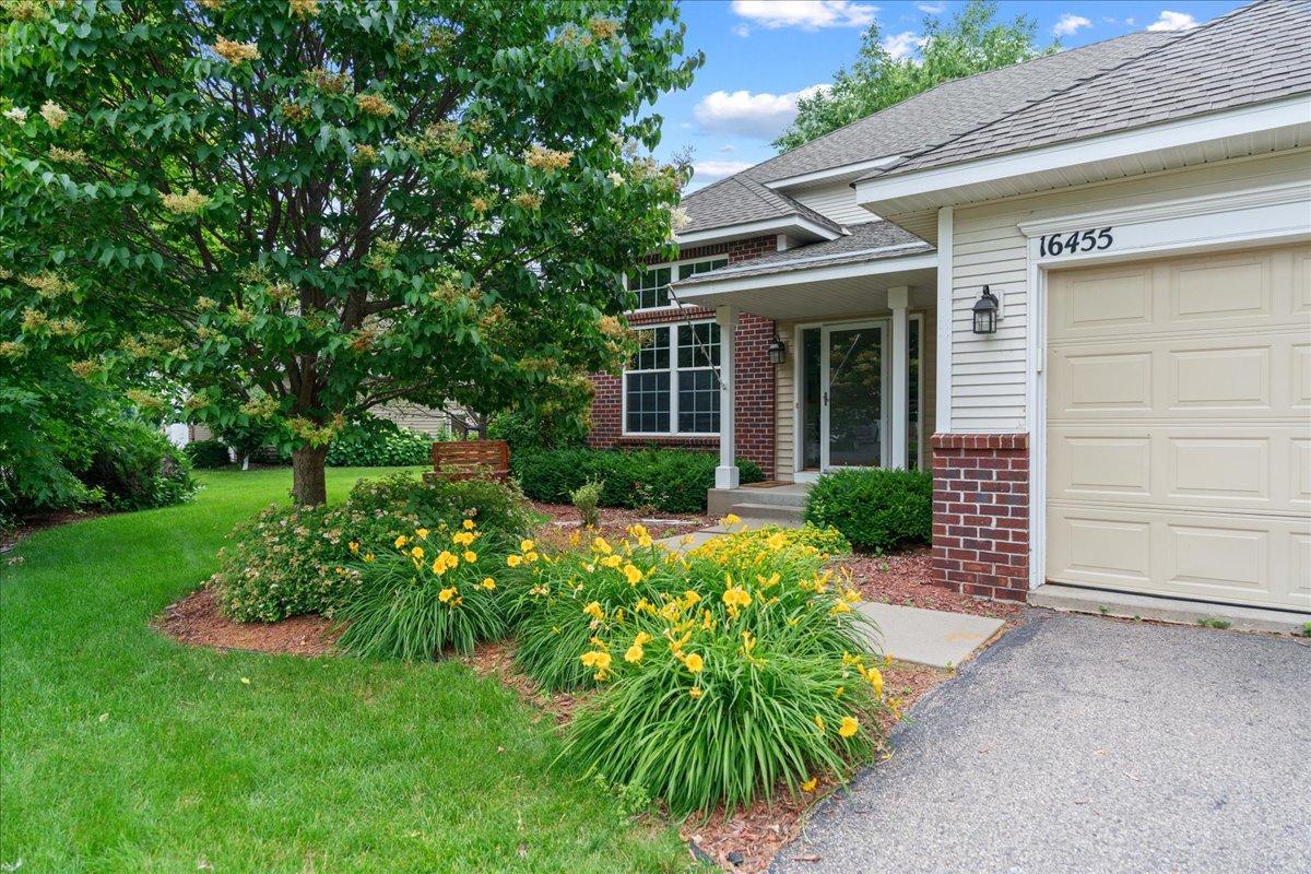 Fairgreen Ave, Lakeville, MN 55044