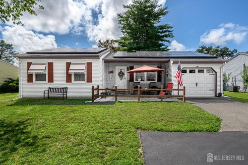 37 S Chestnut Ave, Whiting, NJ, 08759-2352 | Card Image