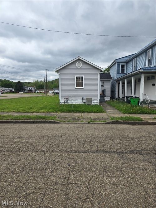 318 Bank St, Dennison, OH, 44621-1428 | Card Image