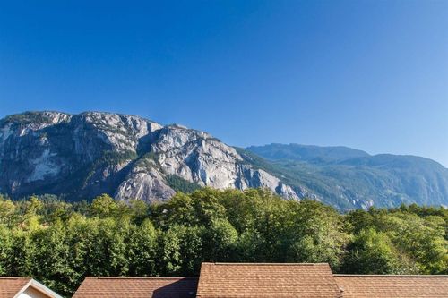 411-1212 Main St, Squamish, BC, V8B0S1 | Card Image