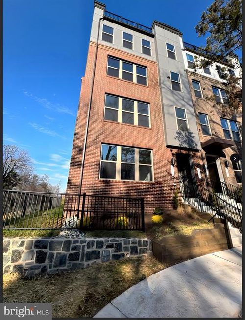 81a-13676 Innovation Station Loop, HERNDON, VA, 20171 | Card Image