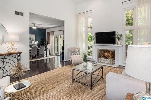 5539 Hampton Heights Dr, Birmingham, AL, 35209-3773 | Card Image