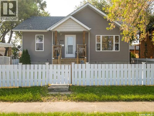 441 6th St E, Prince Albert, SK, S6V0N3 | Card Image