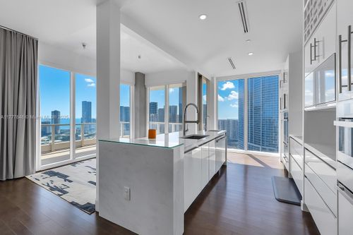 apt-2904-900 Brickell Key Blvd, Miami, FL, 33131-3747 | Card Image