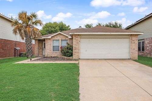 5600 Wiltshire Dr, Fort Worth, TX, 76135-1441 | Card Image