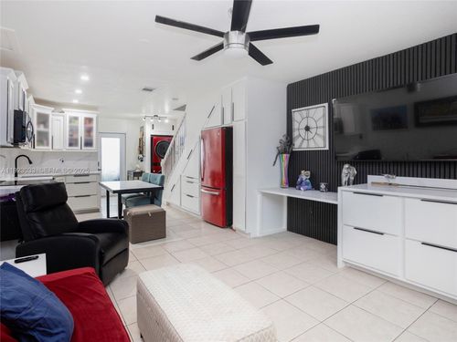 2-437 Sw 3rd St, Miami, FL, 33130-1453 | Card Image