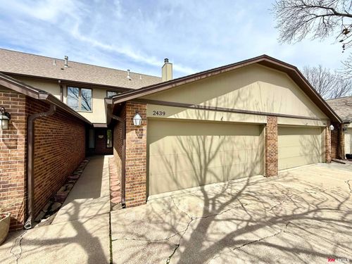 2439 Winding Way, Lincoln, NE, 68506-2851 | Card Image