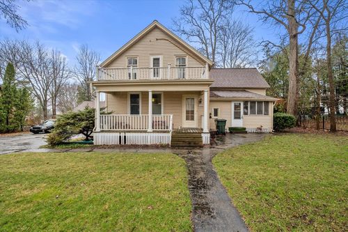 10806 W Freistadt Road, Mequon, WI, 53097 | Card Image