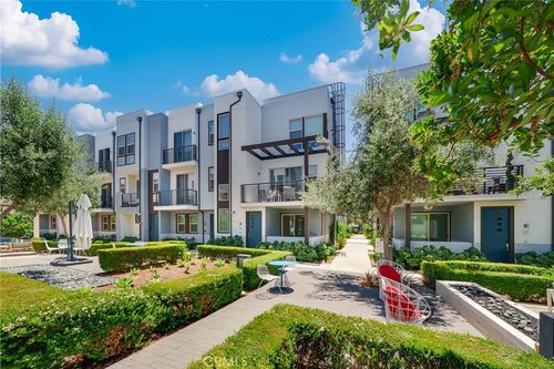 315 Placemark, Irvine, CA, 92614 | Card Image