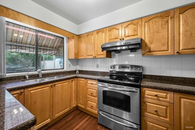 7551 Barkerville Crt, House other with 3 bedrooms, 3 bathrooms and 2 parking in Richmond BC | Image 12
