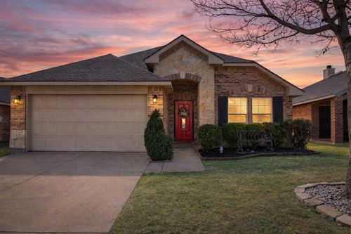 617 Blayke St, Burleson, TX, 76028-8685 | Card Image