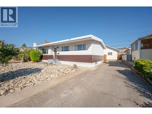 205 Manor Park Ave Ave, Penticton, BC, V2A2R1 | Card Image