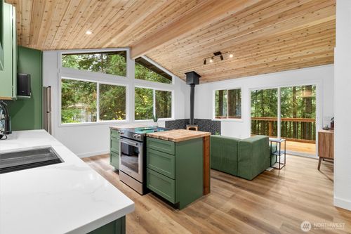 76 Sudden Valley Dr, Bellingham, WA, 98229-7739 | Card Image