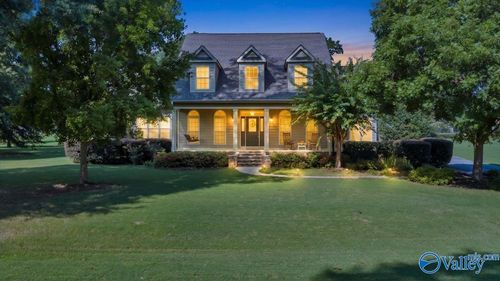 1235 Peninsula Dr, Scottsboro, AL, 35769-7892 | Card Image