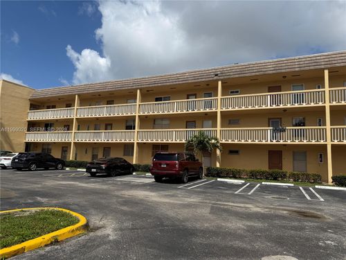 apt-305-5851 Nw 62nd Ave, Tamarac, FL, 33319-2276 | Card Image