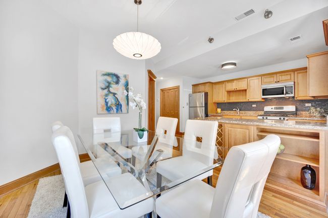 APT-1W - 1023 W Dakin St, Home with 2 bedrooms, 1 bathrooms and 1 parking in CHICAGO IL | Image 8