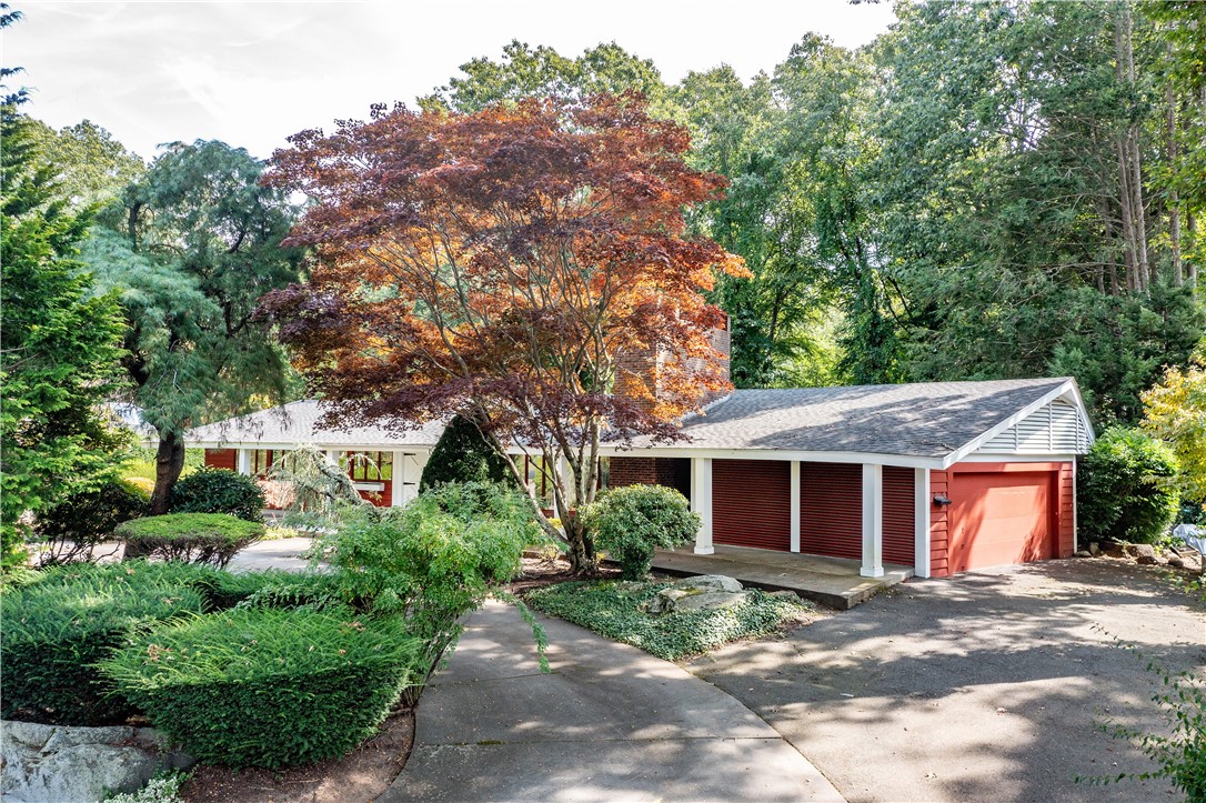 Hill Dr, Cranston, RI 02920