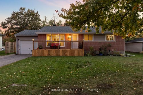 77 Third St, Orillia, ON, L3V4B5 | Card Image