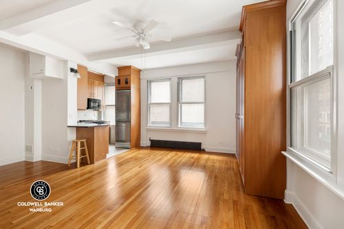 301-243 W End Ave, New York, NY, 10023-3667 | Card Image