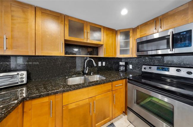 APT-602 - 7928 West Dr, Condo with 1 bedrooms, 1 bathrooms and null parking in North Bay Village FL | Image 11