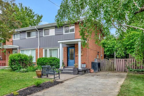 42 Luscombe St, Hamilton, ON, L9A2J8 | Card Image