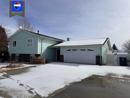 815 W Fir St, Glenrock, WY, 82637-5138 | Card Image