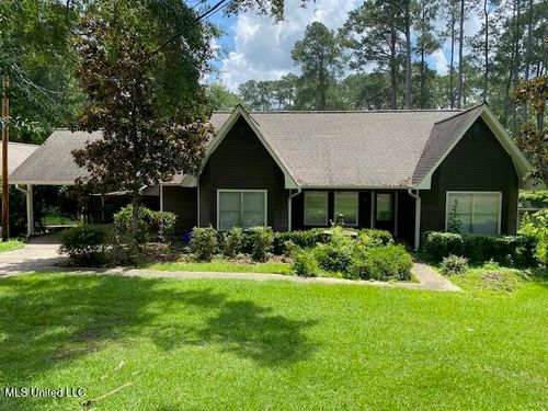 413 Hardy Ln, Brookhaven, MS, 39601-4045 | Card Image
