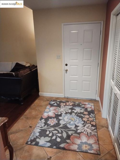 3201 Swallows Nest Dr, Sacramento, CA, 95833-9730 | Card Image