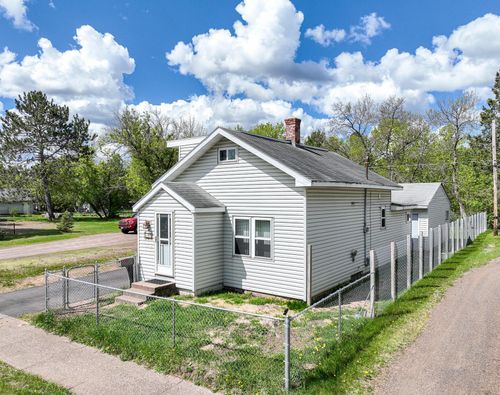 611 Laurel St, Cloquet, MN, 55720-1445 | Card Image