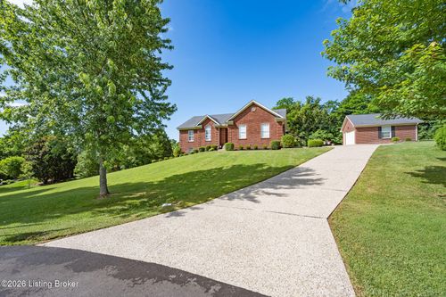 2700 Sycamore Run Ct, La Grange, KY, 40031-7554 | Card Image