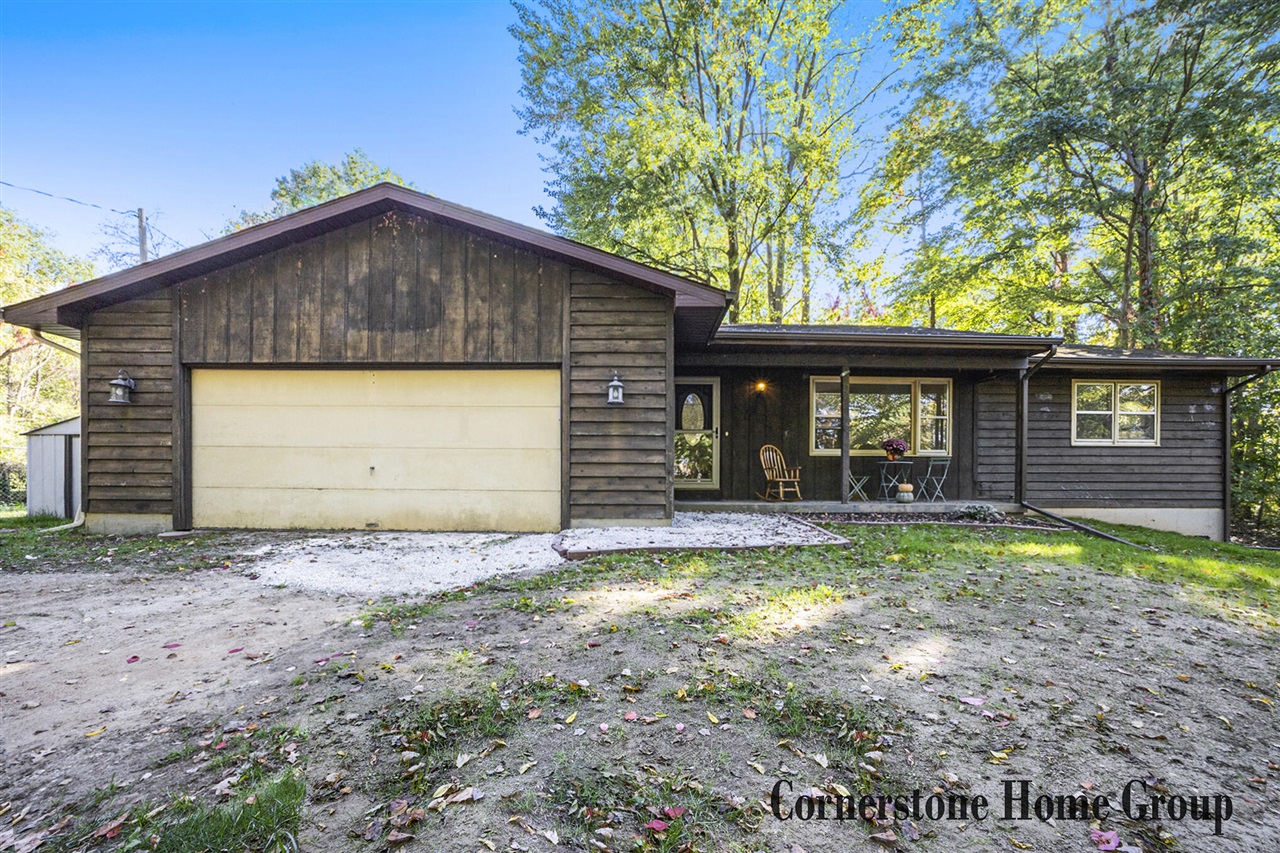 14 Mile Rd, Sparta, MI 49345