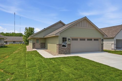 1807 Upper Trentwood Cir Ne, Willmar, MN, 56201-2299 | Card Image