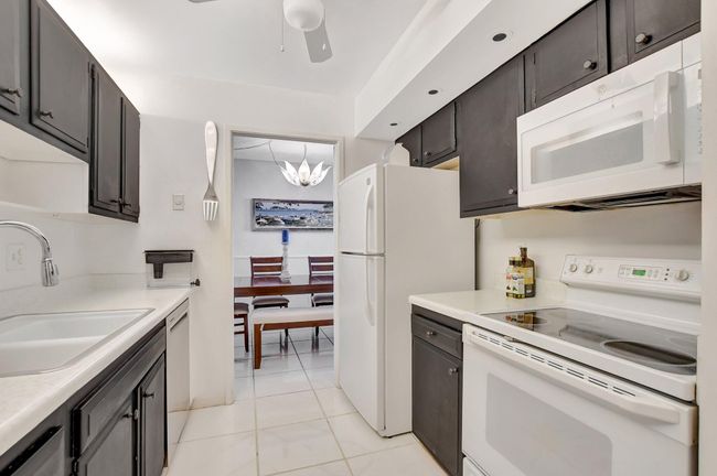 APT-1406W - 2121 N Ocean Blvd, Condo with 2 bedrooms, 2 bathrooms and null parking in Boca Raton FL | Image 7