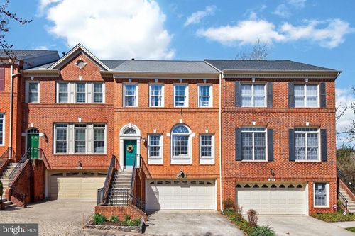 105 Crofton Hill Ln, Rockville, MD, 20850-2063 | Card Image