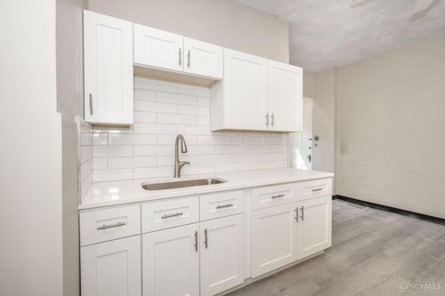 475 Riddle Rd, Cincinnati, OH, 45220 | Card Image