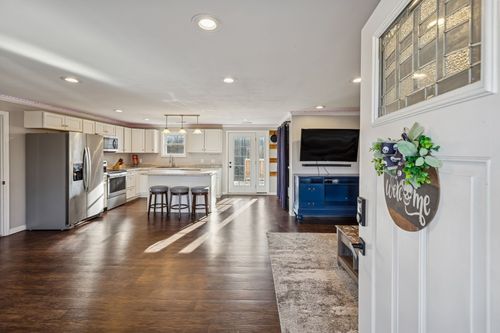 411 Purtle Rd, Lafayette, TN, 37083-4255 | Card Image