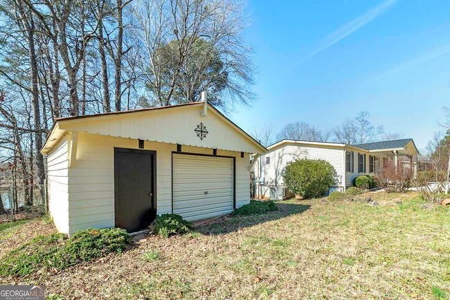 252 Lakeview Dr, House other with 3 bedrooms, 2 bathrooms and 2 parking in Locust Grove GA | Image 11