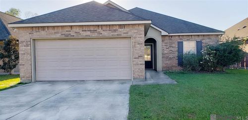 6732 Silver Springs Dr, Greenwell Springs, LA, 70739-4032 | Card Image