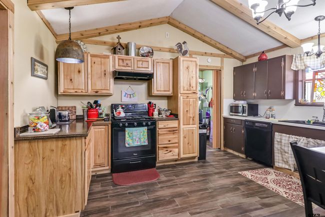 614 Maple Ave, House other with 4 bedrooms, 2 bathrooms and null parking in Cushing TX | Image 9