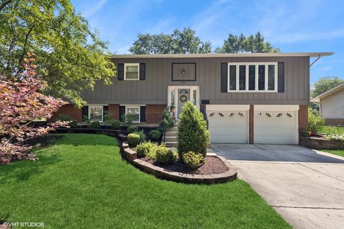 6901 Meadowcrest Dr, Downers Grove, IL, 60516-3522 | Card Image