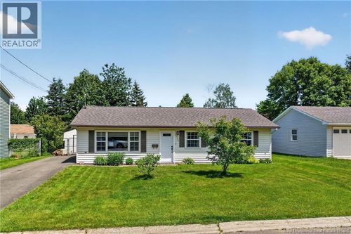 220 Tobias Ave, Riverview, NB, E1B4P5 | Card Image