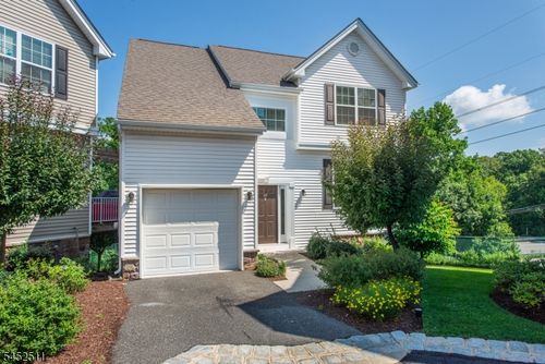 68 Sowers Dr, Hackettstown, NJ, 07840-7625 | Card Image