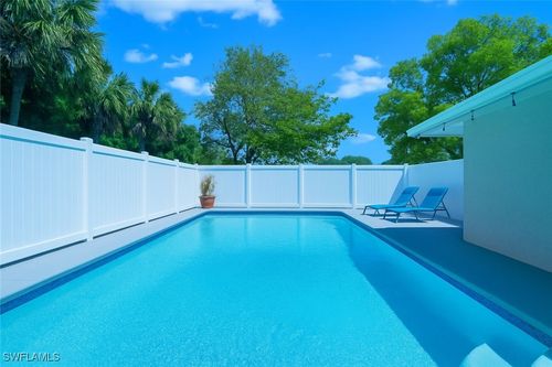 2473 Poinciana St, NAPLES, FL, 34105-2734 | Card Image