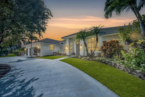 1902 S Club Dr, Wellington, FL, 33414-9075 | Card Image