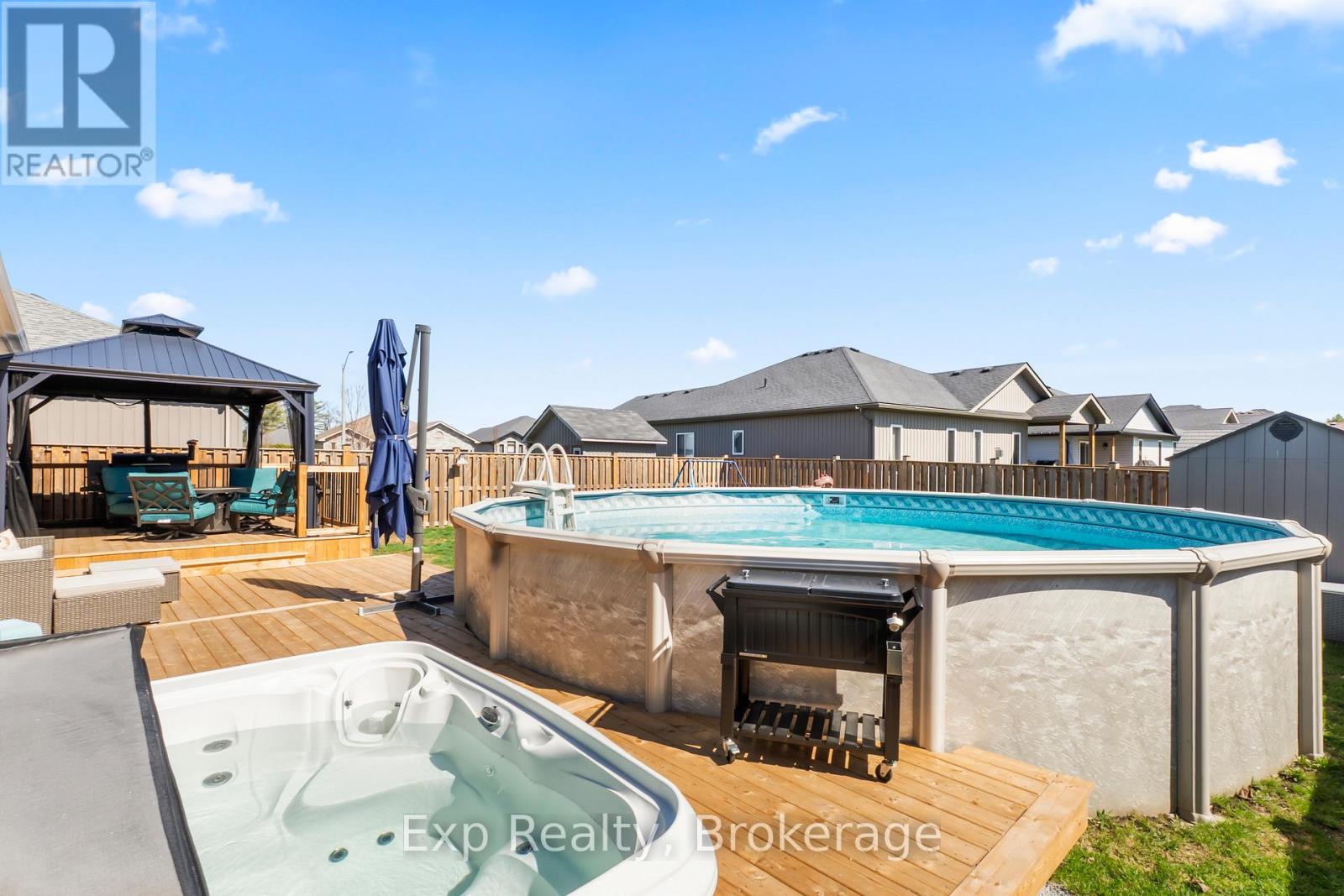 Residential in Quinte West (Murray Ward) 3